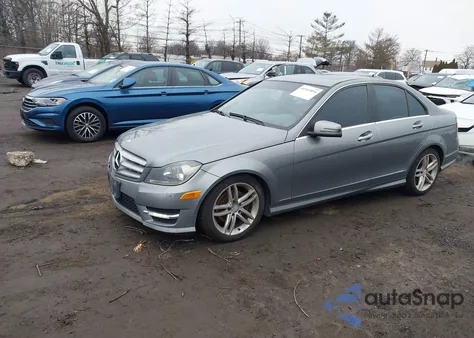 2012 Mercedes-Benz C 300 Luxury 4Matic/Sport 4Matic from USA, damaged, VIN WDDGF8BBXCR198442
